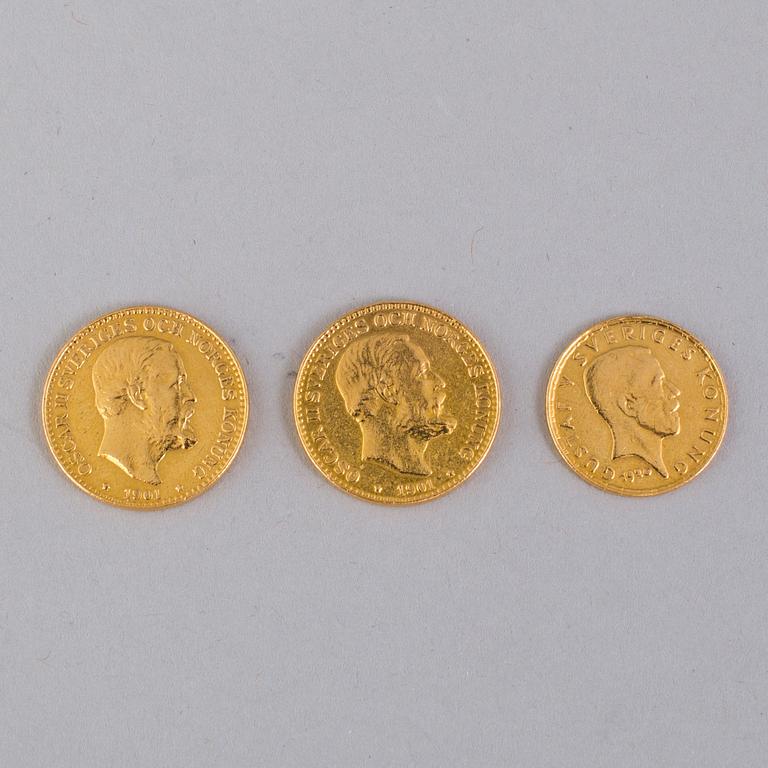 3 Swedish gold coins, kings Oscar II and Gustav V. Weight 11 grams.