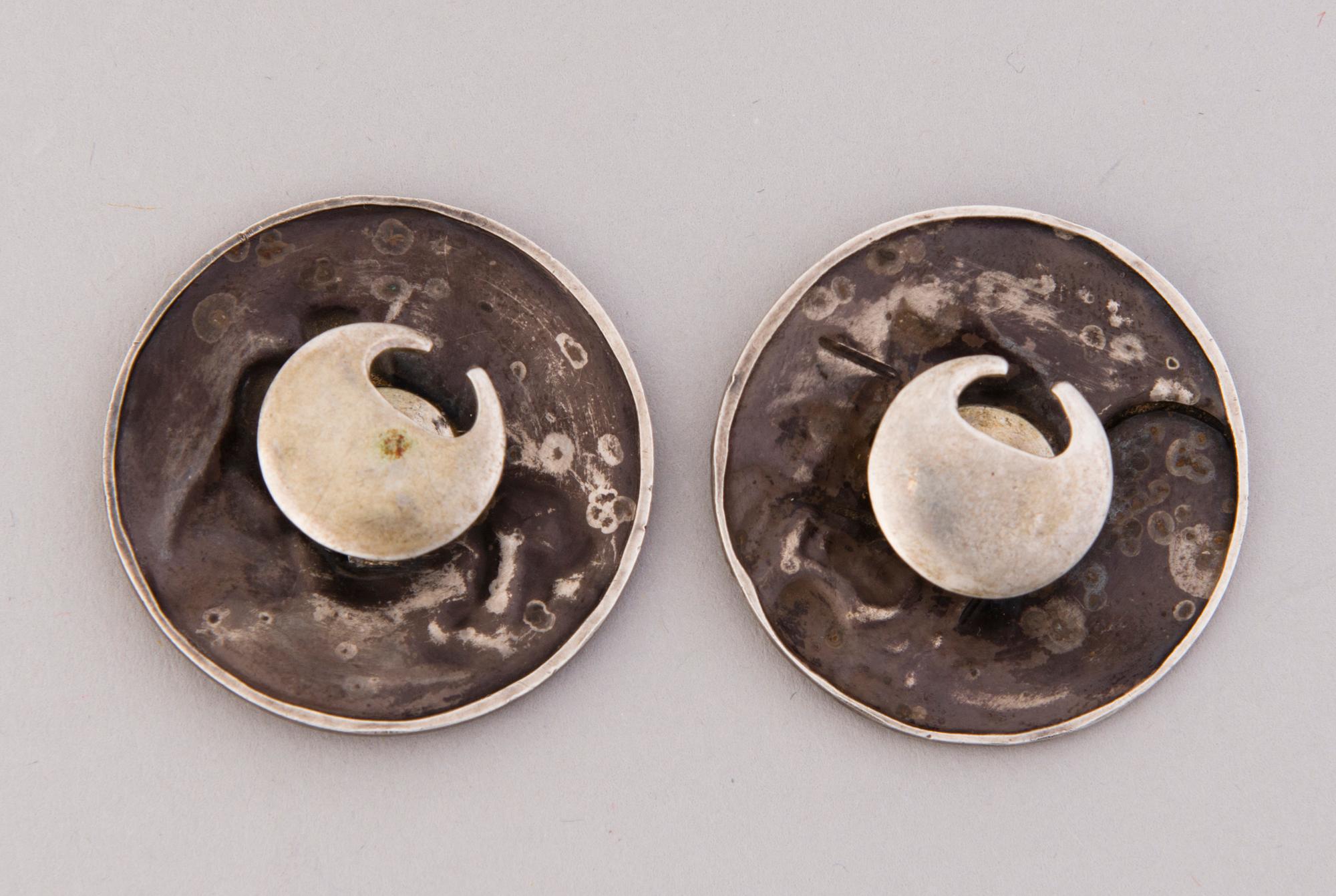 CIGARETTE CASE, silver, Auran kultaseppä, Turku 1951 and CUFFLINKS, silver, Japan late 19th century.