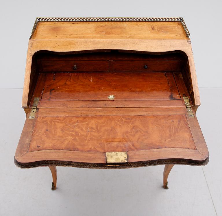 SEKRETÄR, rokokostil, 1800-tal.