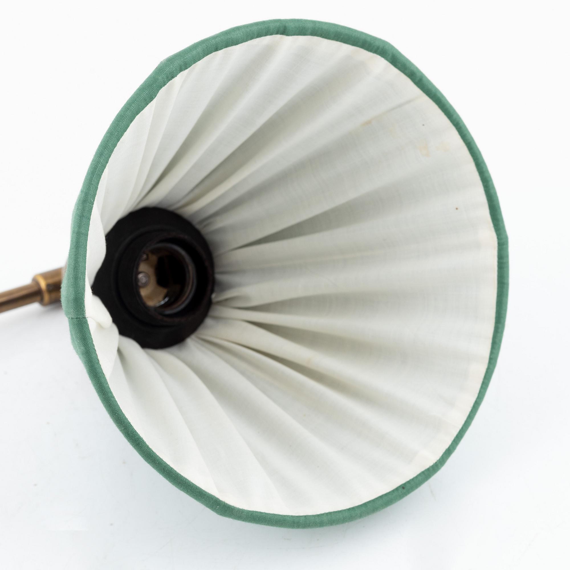 Josef Frank, vägglampa/sänglampa, Modell 2226. Firma Svenskt Tenn.