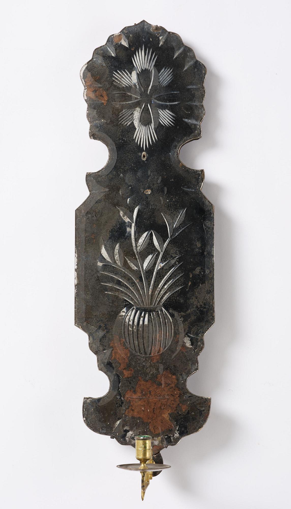 Spegellampetter, ett par, för ett ljus, omkring år 1900, Senbarockstil med delvis äldre delar.