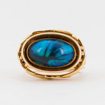 CLAËS E. GIERTTA, Ring with opal.