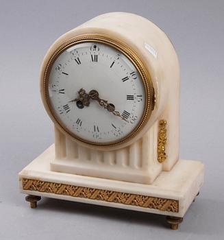 BORDSPENDYL. Sengustaviansk stil.