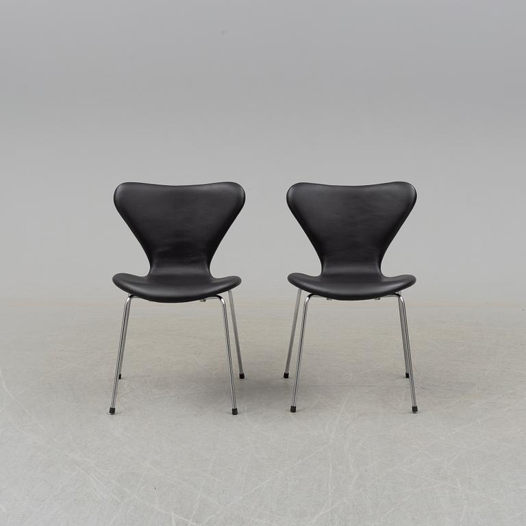 a set of six 'Sjuan' leather chairs by Arne Jacobsen, for Fritz Hansen.