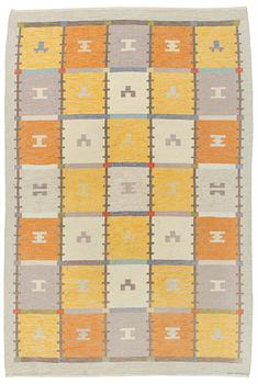 119. A CARPET, flat weave, 305,5 x 205,5 cm, signed AGDA ÖSTERBERG.