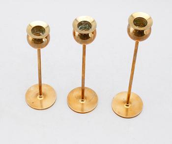 LJUSSTAKAR, 3 st, mässing, "Tulpan", Pierre Forsell, Skultuna.