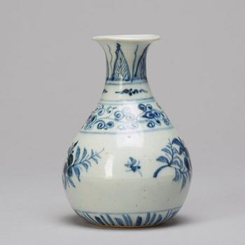 SKÅL, VAS samt FAT, porslin. Thailand, 16/1700-tal.