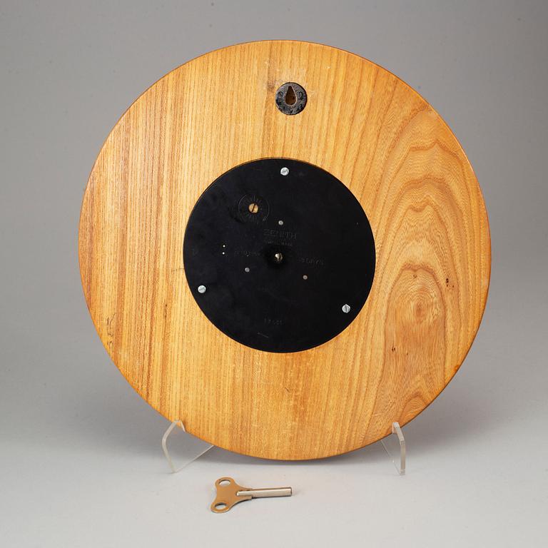 VÄGGKLOCKA, Zenith, 1900-talets mitt.