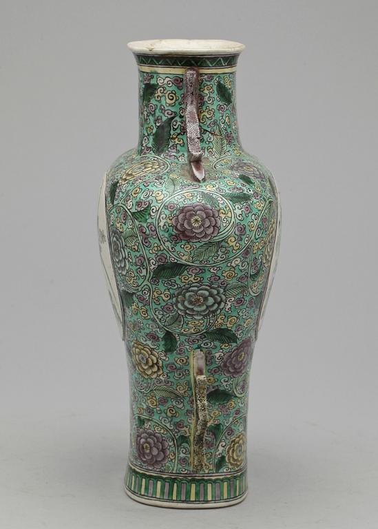 VAS, porslin, Kina, sannolikt 1900-tal.