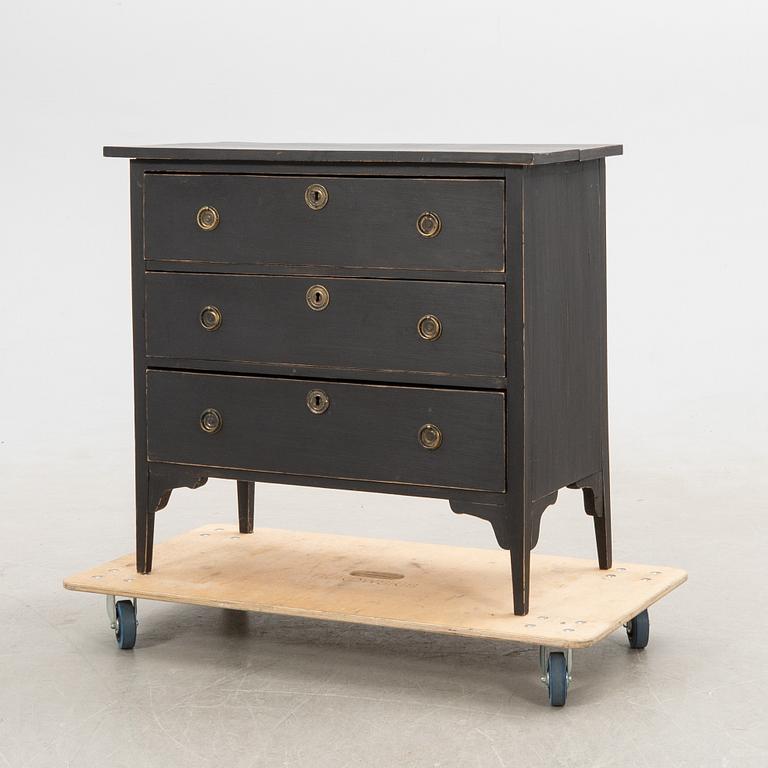 Chest of drawers, 20th century.