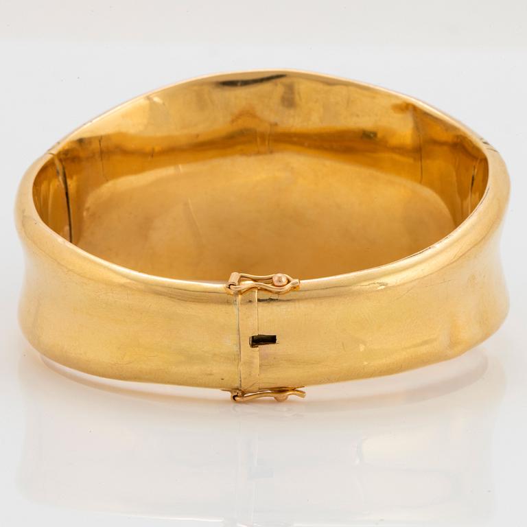 Armband 18K guld med pärlor och rosenslipade diamanter samt emaljdekor, 1800-tal.