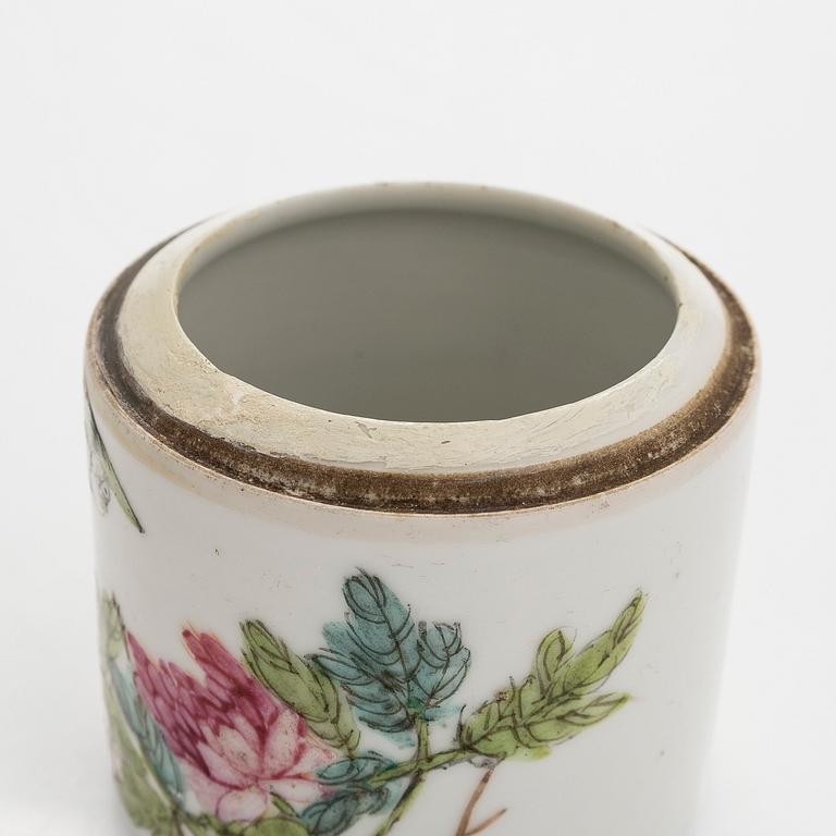 A porcelain food container and three lidded cups, China, circa 1900.