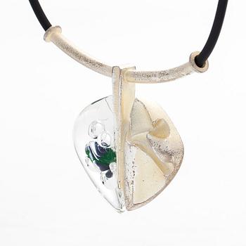 Björn Weckström, collier, sterlingsilver och akryl. Lapponia 2001.