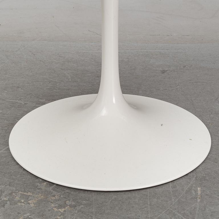 Eero Saarinen, a 'Tulip' dinner table, Knoll International.