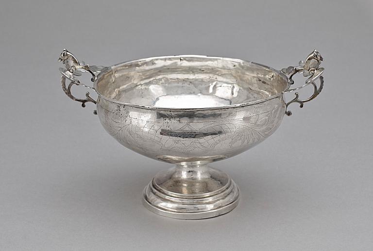 SUPSKÅL, silver,  Lars Löfgren, Huddiksvall, verksam 1797-1853. Tot vikt ca 192g.