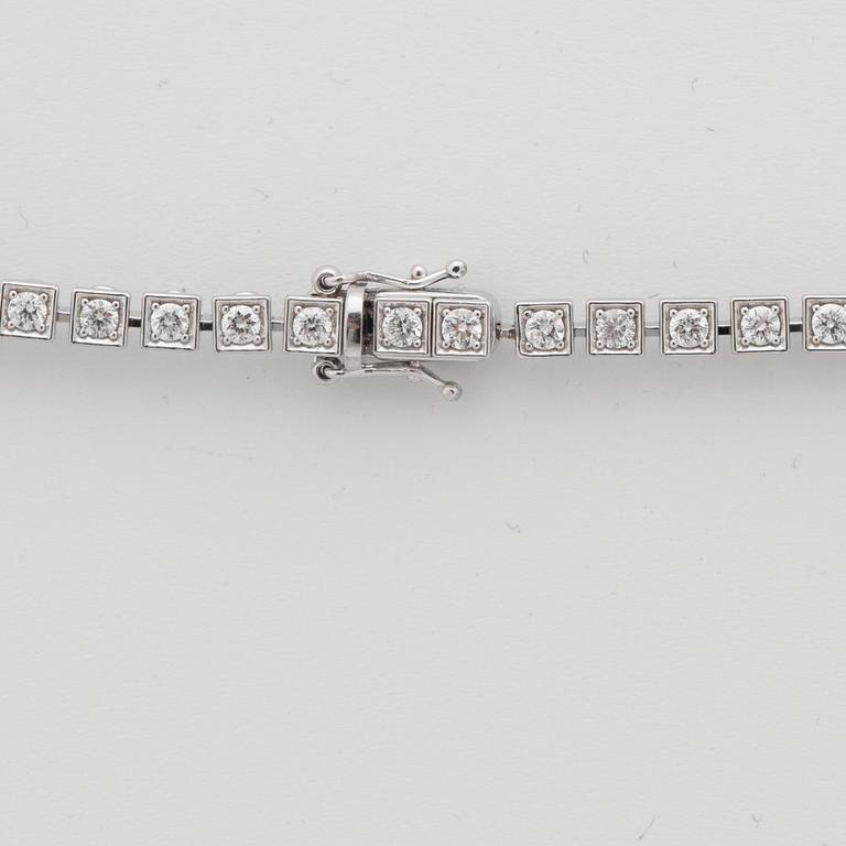 A brilliant cut diamond necklace, total carat weight circa 16.50 cts. Quality circa G-H/VS-SI.