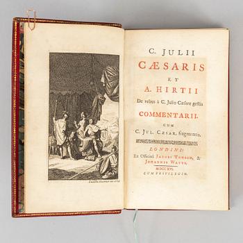 Caesar (1716) i ett vackert marokängband.