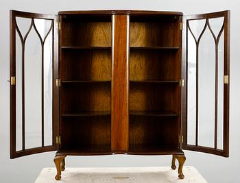 VITRINSKÅP, England, 1900-tal.