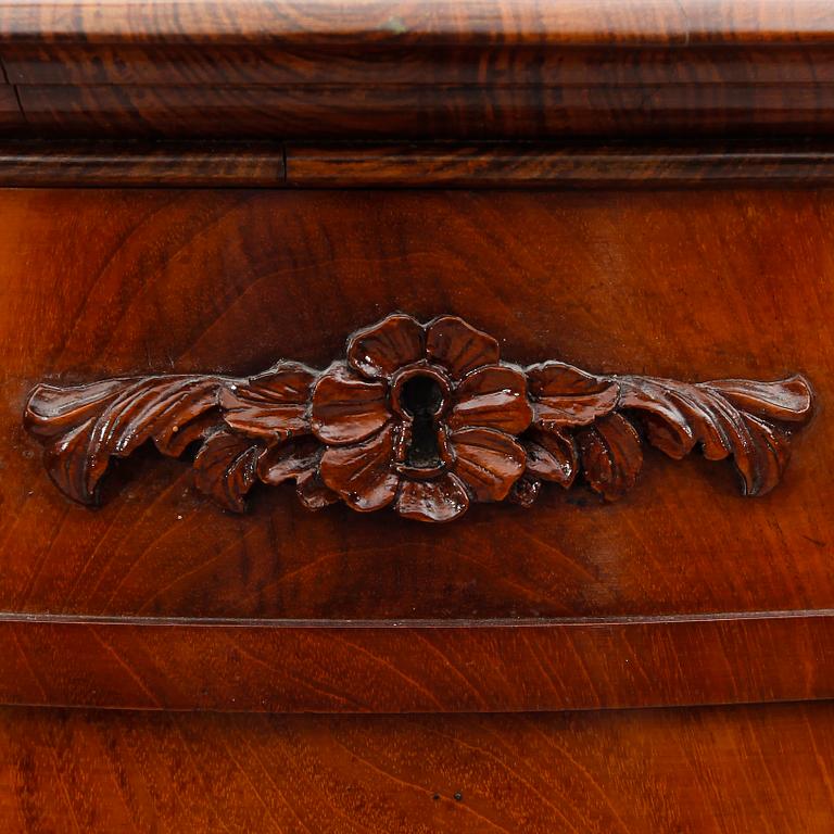 KOLONNSKÅP, senempire, 1800-talets mitt.