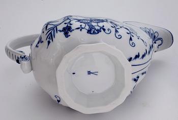 SKÅLFAT samt SÅSSNIPA, porslin, Meissen, 1900-tal.