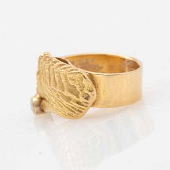 Elon Arenhill, ring, 18k gold with diamond.