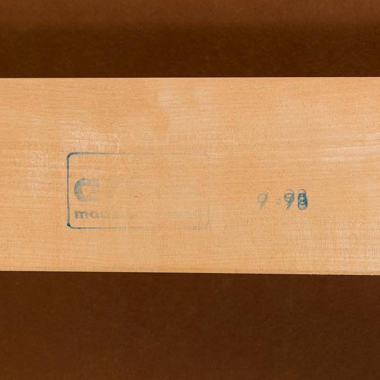 Alvar Aalto, a late 20th century 'H99' dining table for Artek.