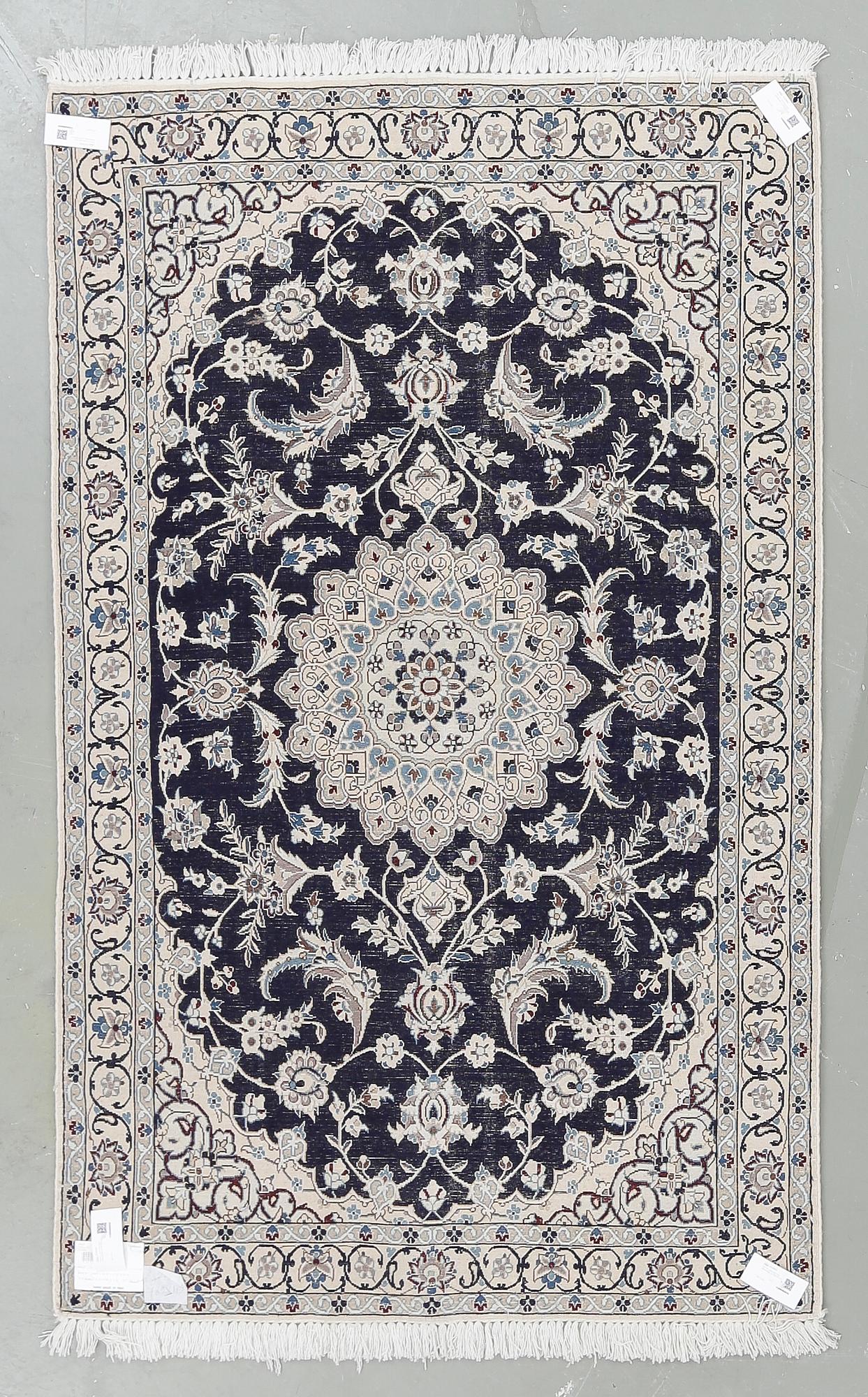 MATTA, sannolikt Nain, silkesinslag, ca 190x114 cm.