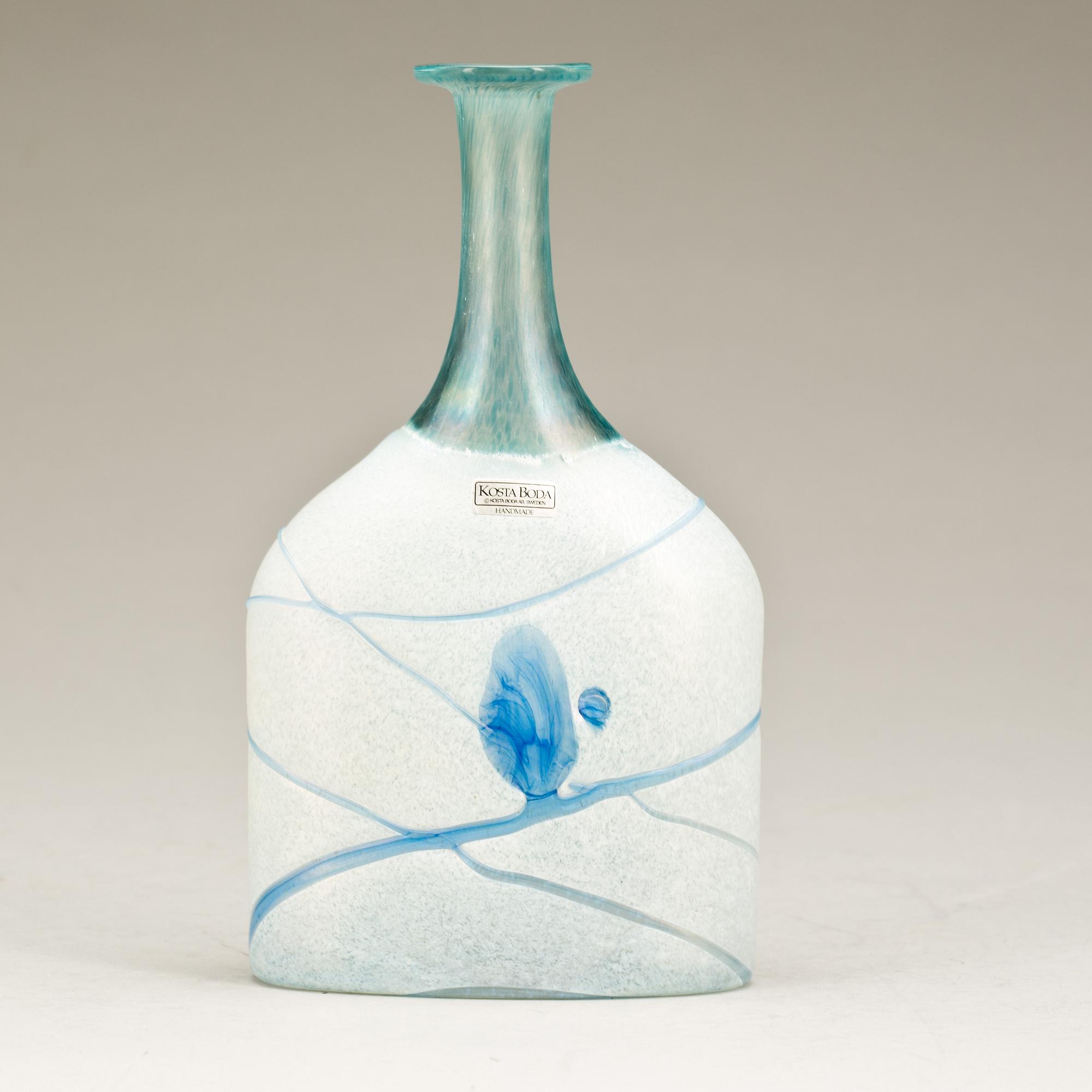 FLASKA/VAS, glas. Kosta Boda, Bertil Vallien.