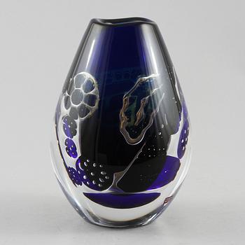 EDVIN ÖHRSTRÖM, vas, glas, ariel, "Flickan och duvan", Orrefors, signerad och daterad -89.