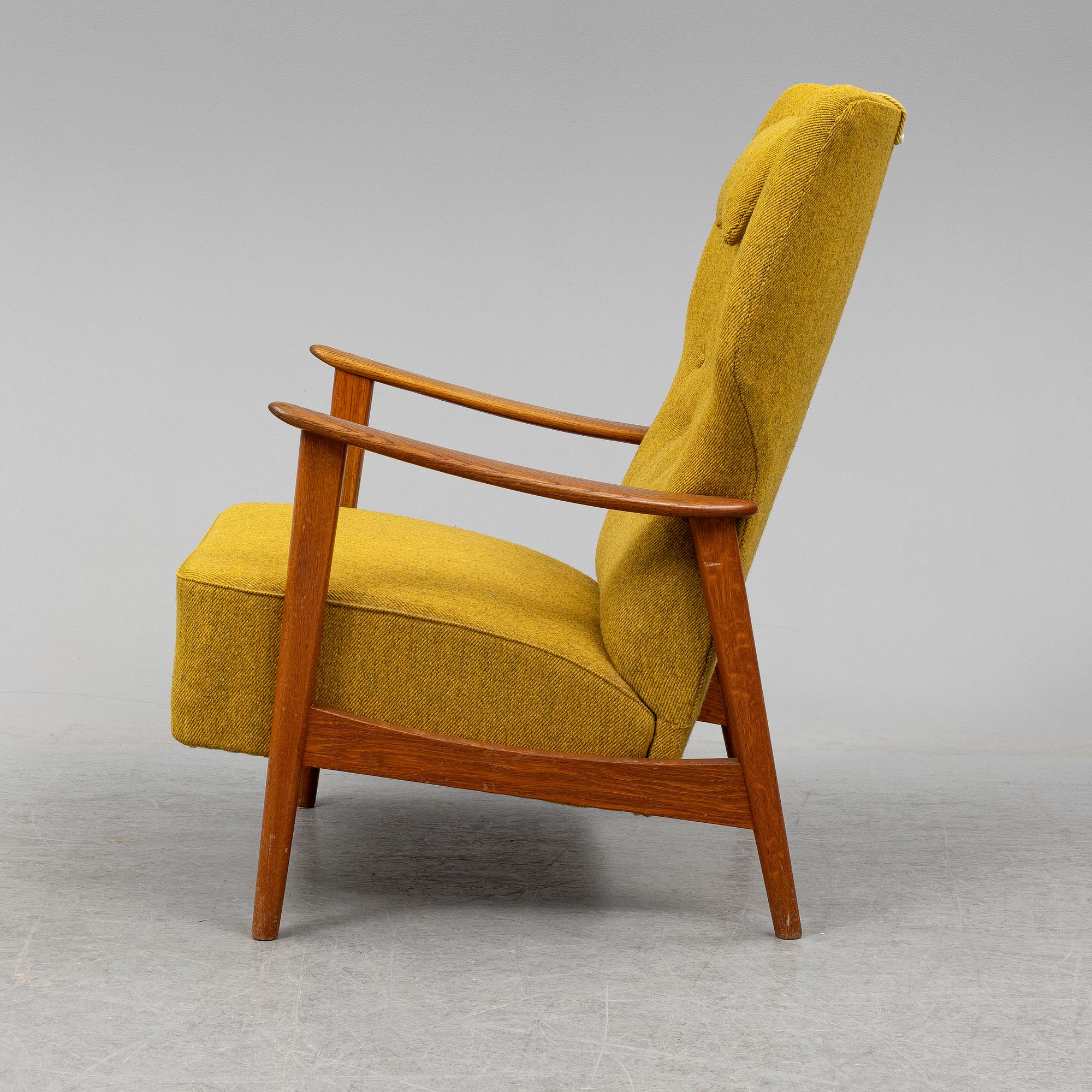 A 1950's easy chair.