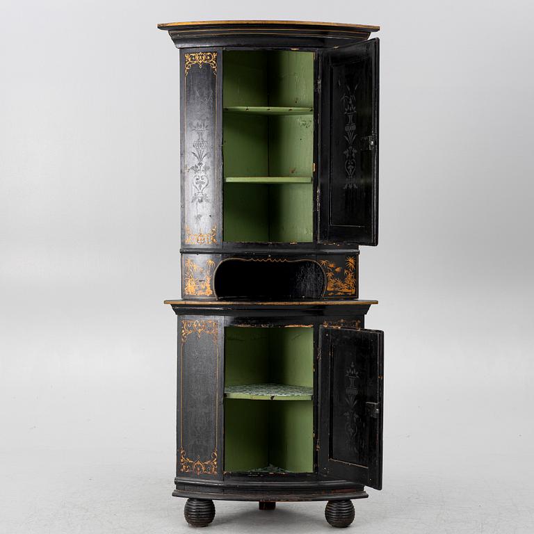 Hörnskåp, 1800-tal.