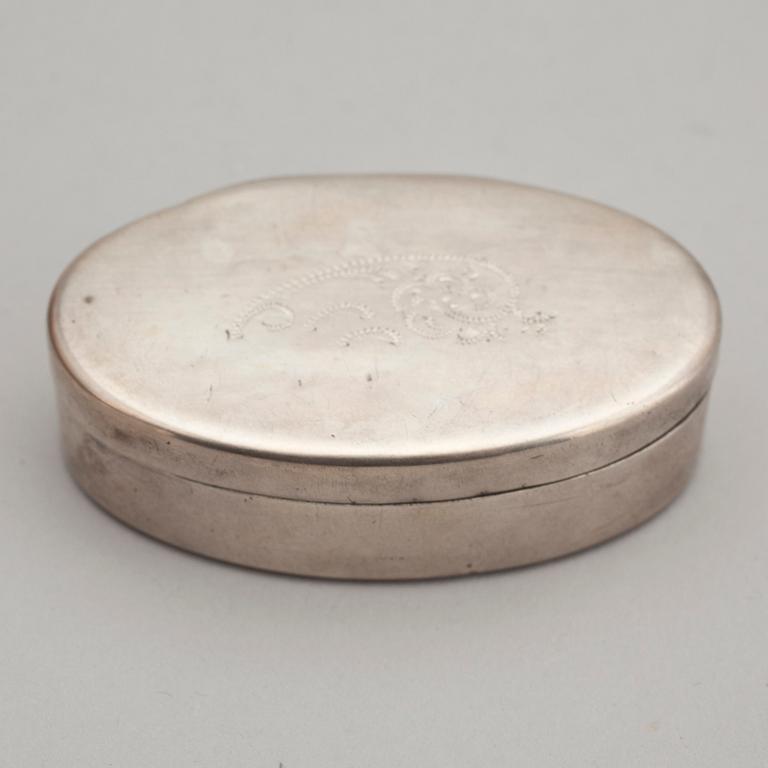 SNUSDOSA, silver, Peter Johan Zetterling, Linköping 1797. Vikt ca 70 gram.