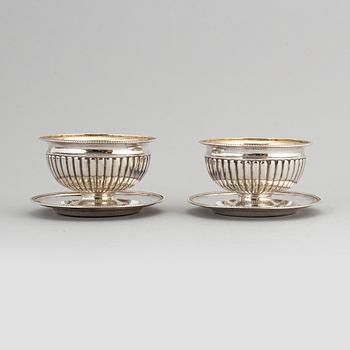 ANDERS LUNDQUIST, såsskålar, ett par, silver, empire, Stockholm, 1828 & 1831.