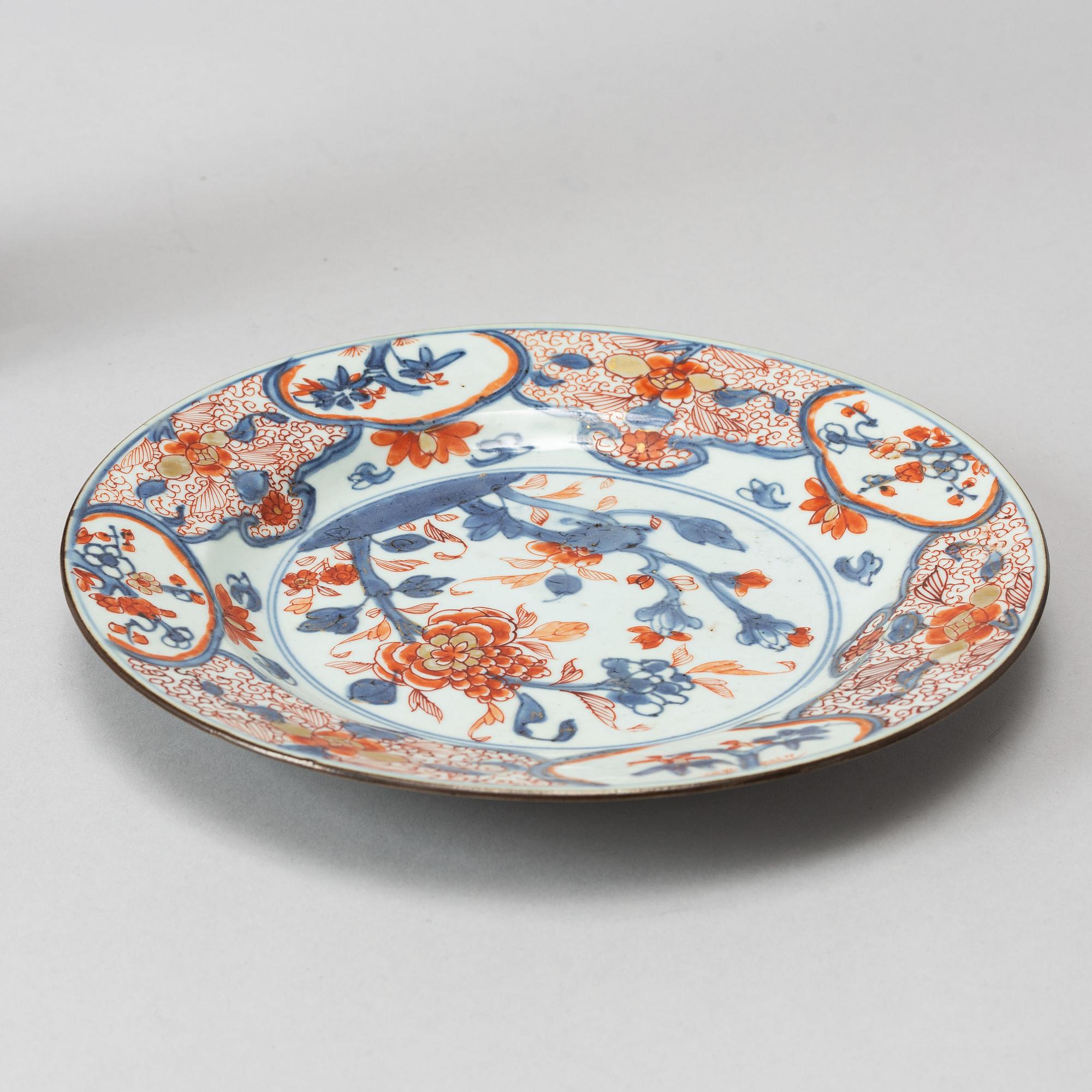 A group of four porcelain objects, Ming and Qing dynasty.