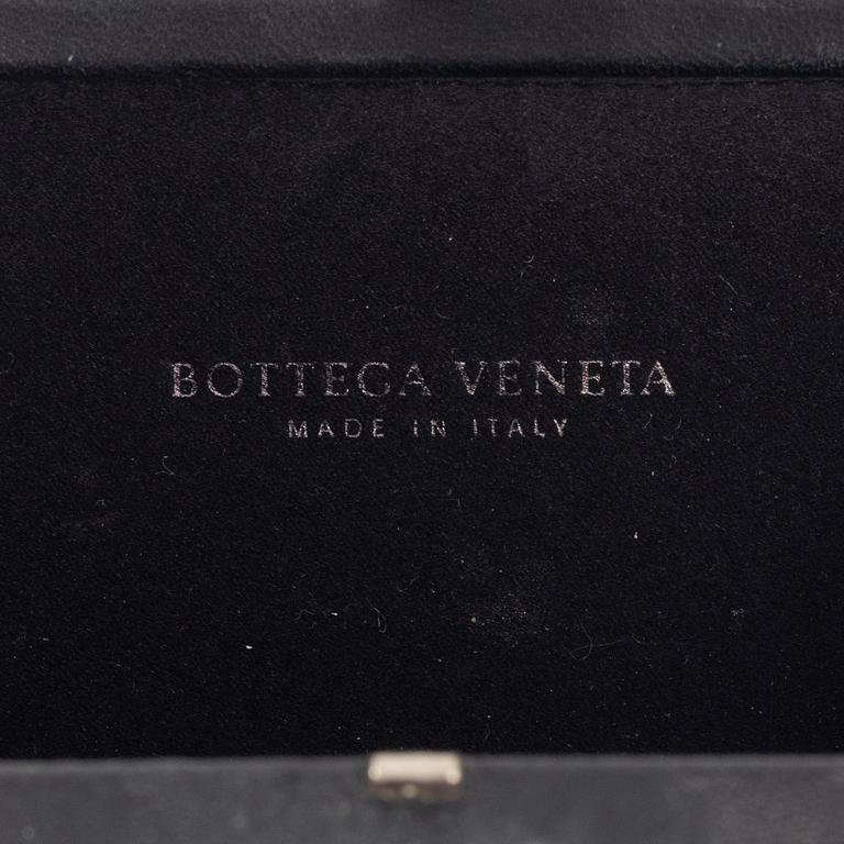 Bottega Veneta, clutch, "New Knot".