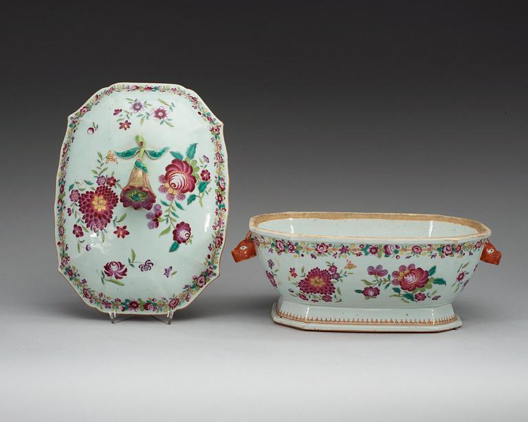 A famille rose tureen with cover, Qing dynasty, Qianlong (1736-95).