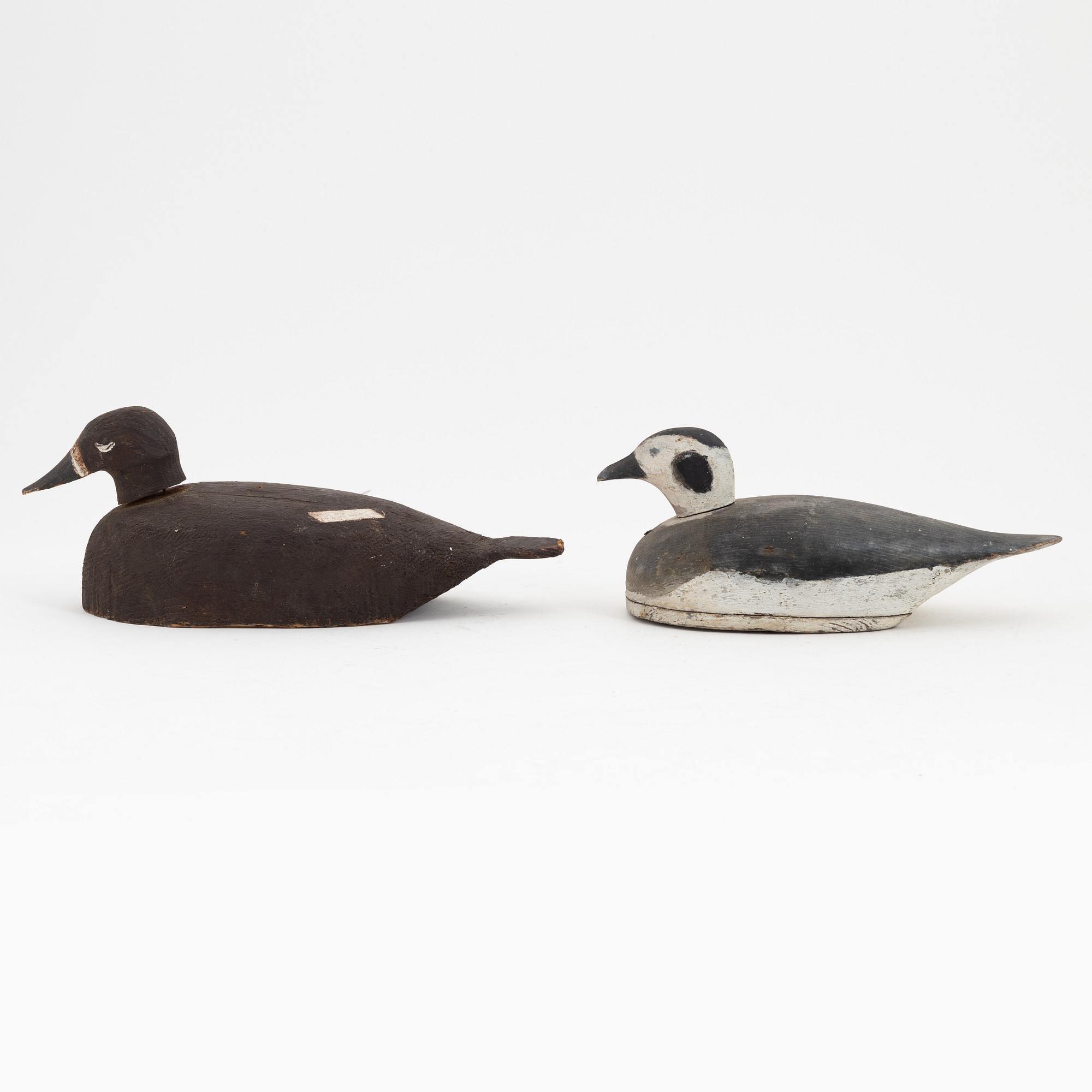 Two wooden decoy ducks, 20th Century.