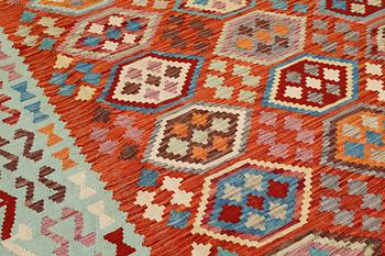 A Kelim carpet, c. 298 x 199 cm.