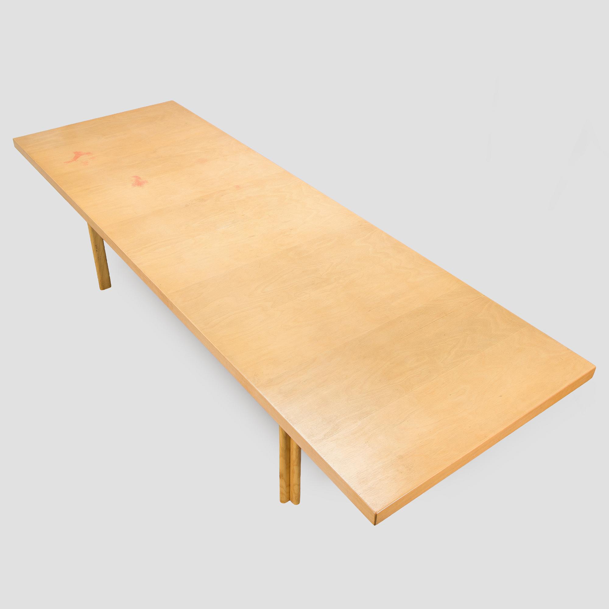Alvar Aalto, ruokapöytä / neuvottelupöytä, malli 86, Artek, 1900-luvun loppu.