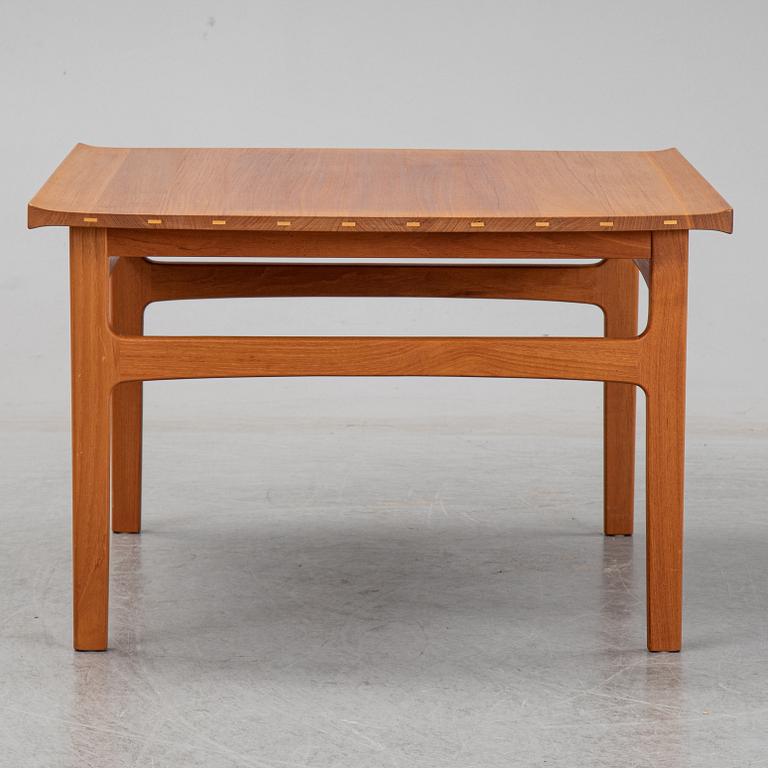 TOVE & EDVARD KIND LARSEN, a teak sofa table, Seffle Möbelfabrik, 1960s.