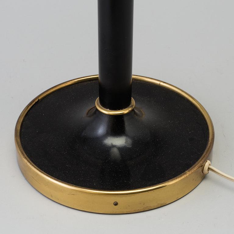 JOSEF FRANK, bordslampa, modell 2466, Svenskt Tenn.