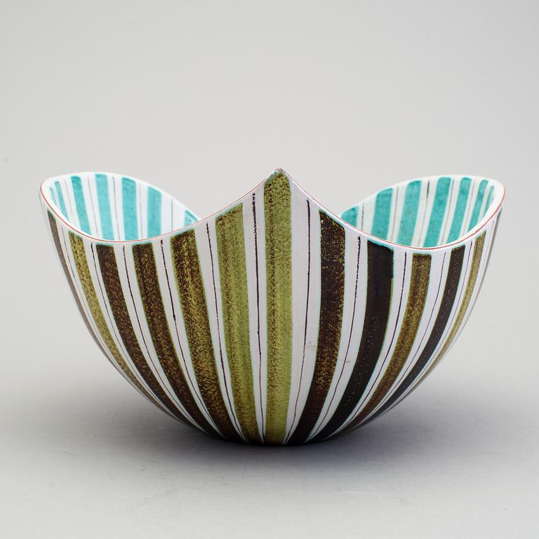 STIG LINDBERG, skål av fajans, Gustavsberg studio 1950-tal.