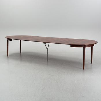 Matgrupp med bord samt 8 stolar bla, "Darby", Torbjørn Afdal, Nesjestranda møbelfabrikk, Norge, 1960-tal.