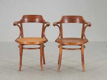 KARMSTOLAR, ett par, Thonet. 1900-talets första hälft.