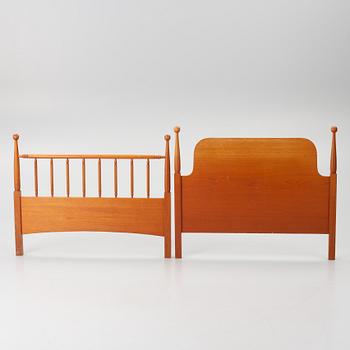 Josef Frank, Sänggavlar, ett par, modell B 2155, Firma Svenskt Tenn.