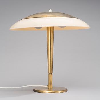 PAAVO TYNELL, A TABLE LAMP, Model 5061. Taito/Idman, 1940-/50s.