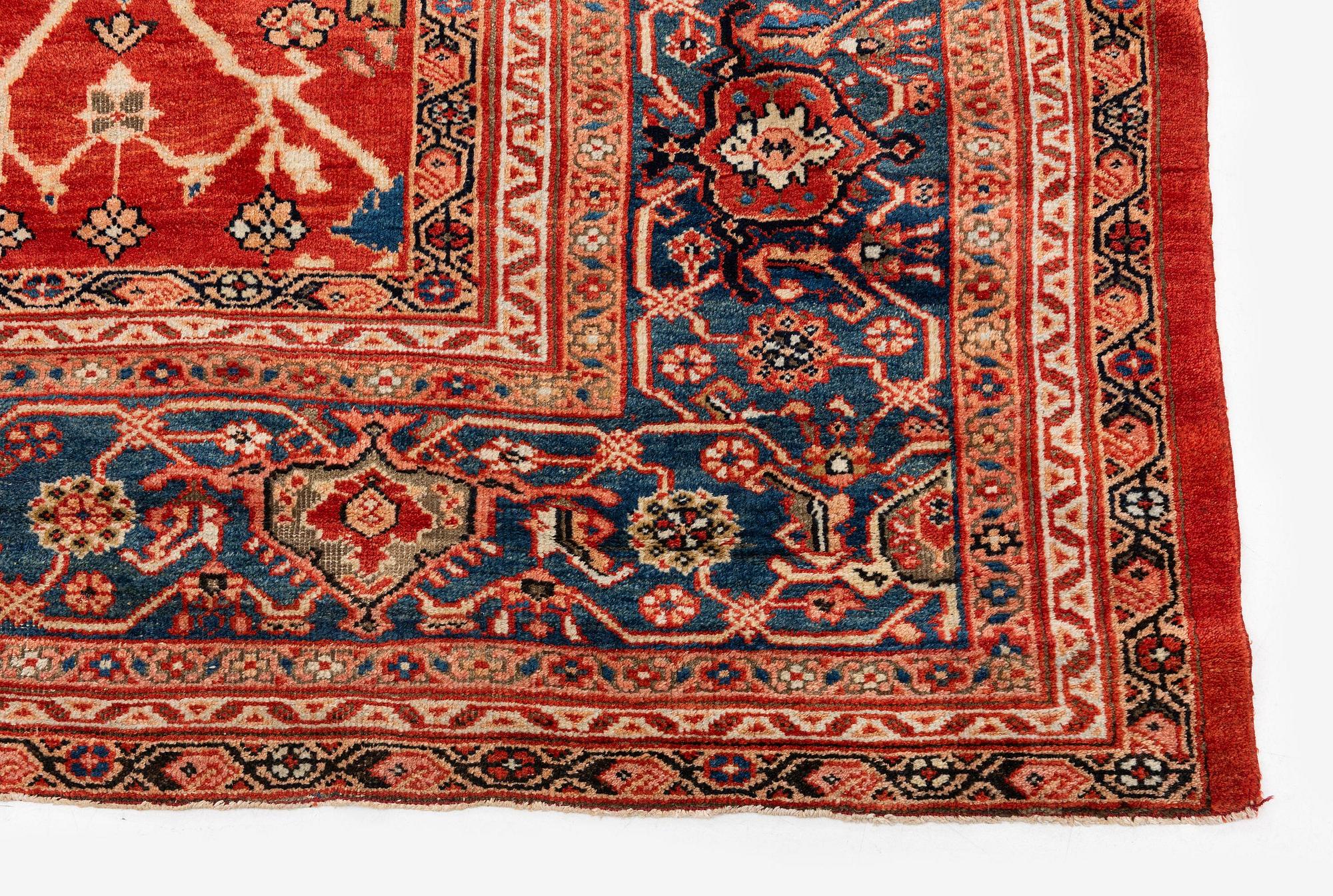An antique Ziegler carpet, Sultanabad area. c. 401 x 337.5 cm.