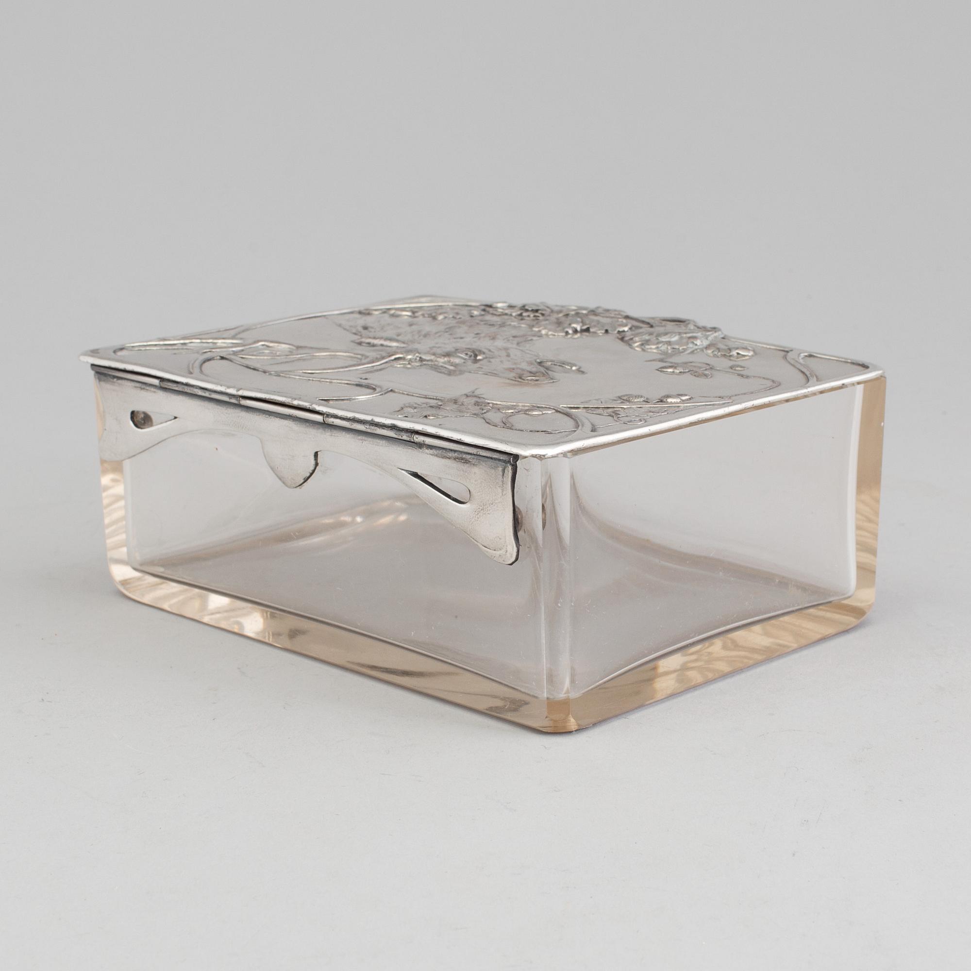 A silver plate Art Nouveau box, early 20th Century.