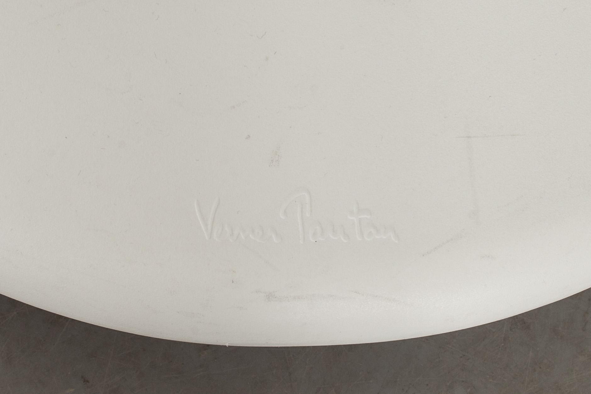 STOLAR, ett par, "Panton chair", Verner Panton för Vitra, formgivna 1960.