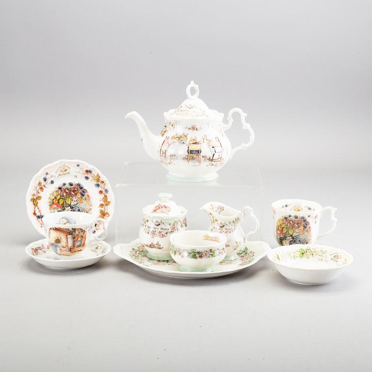 ROYAL DOULTON, porslin, 18 delar,  te- och kaffeservis,  Brambly Hedge, England, 1980-tal.
